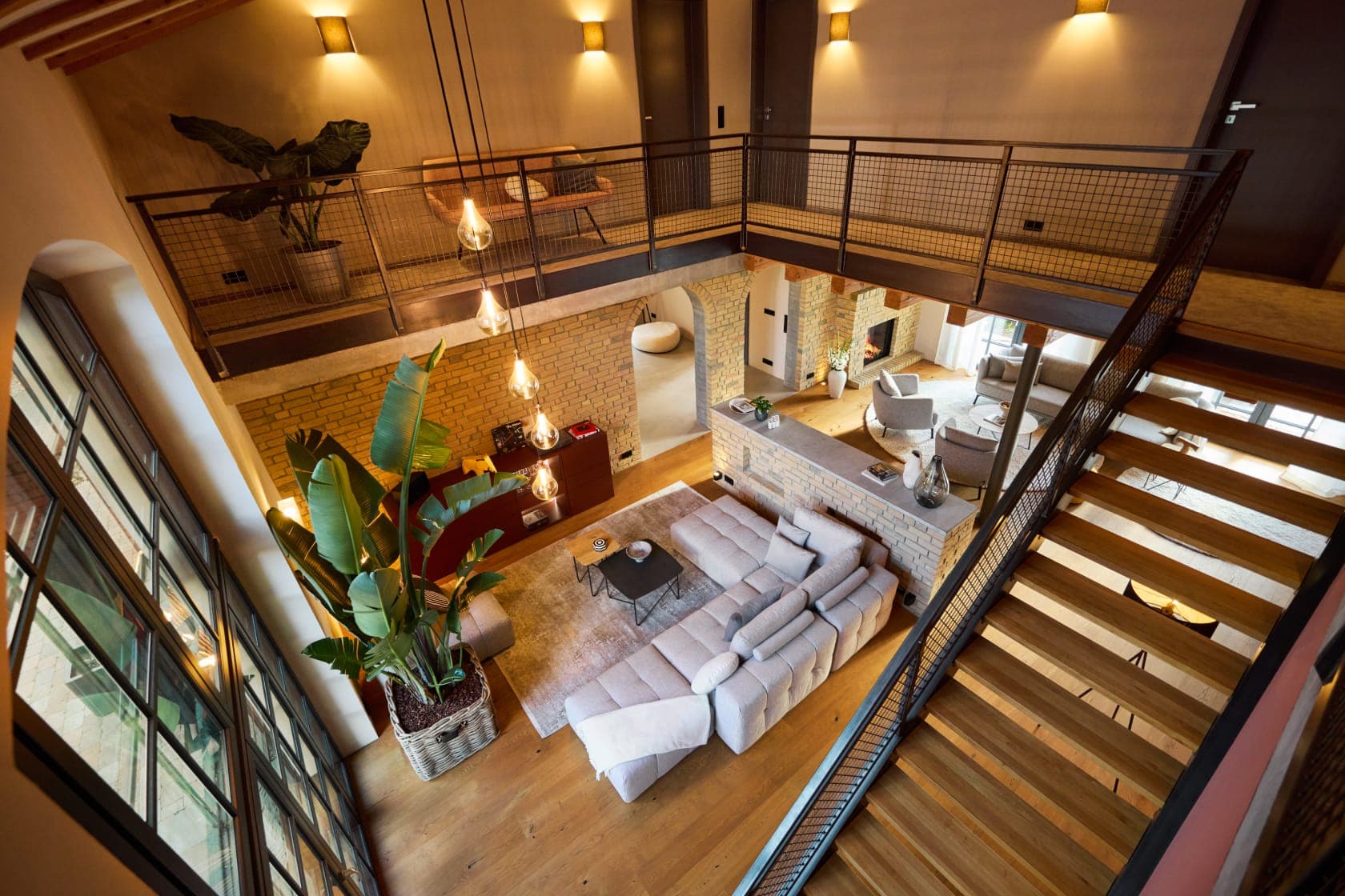 Anblick des Wohnzimmers von der Gallery