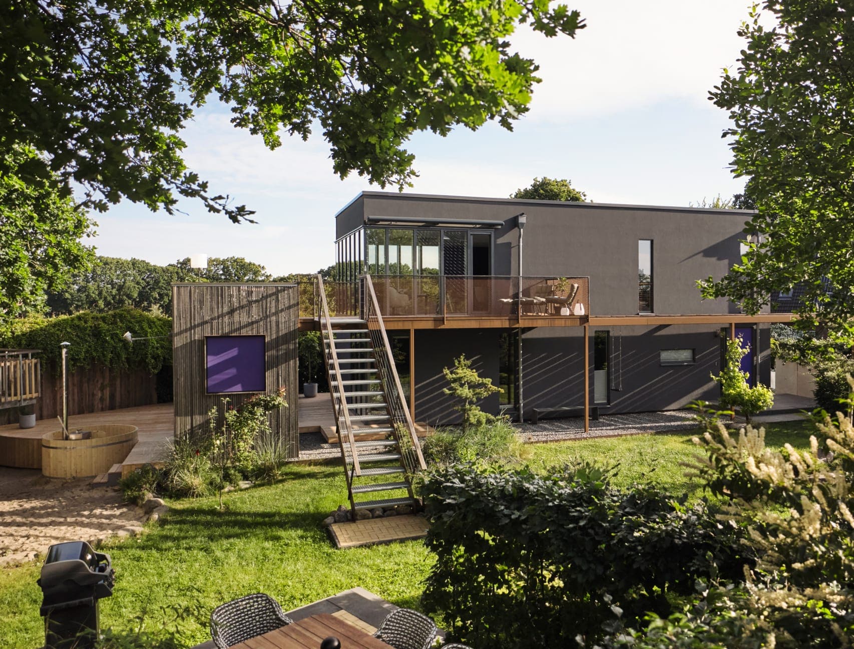 Bild mit Traumhaus Außenansicht Garten