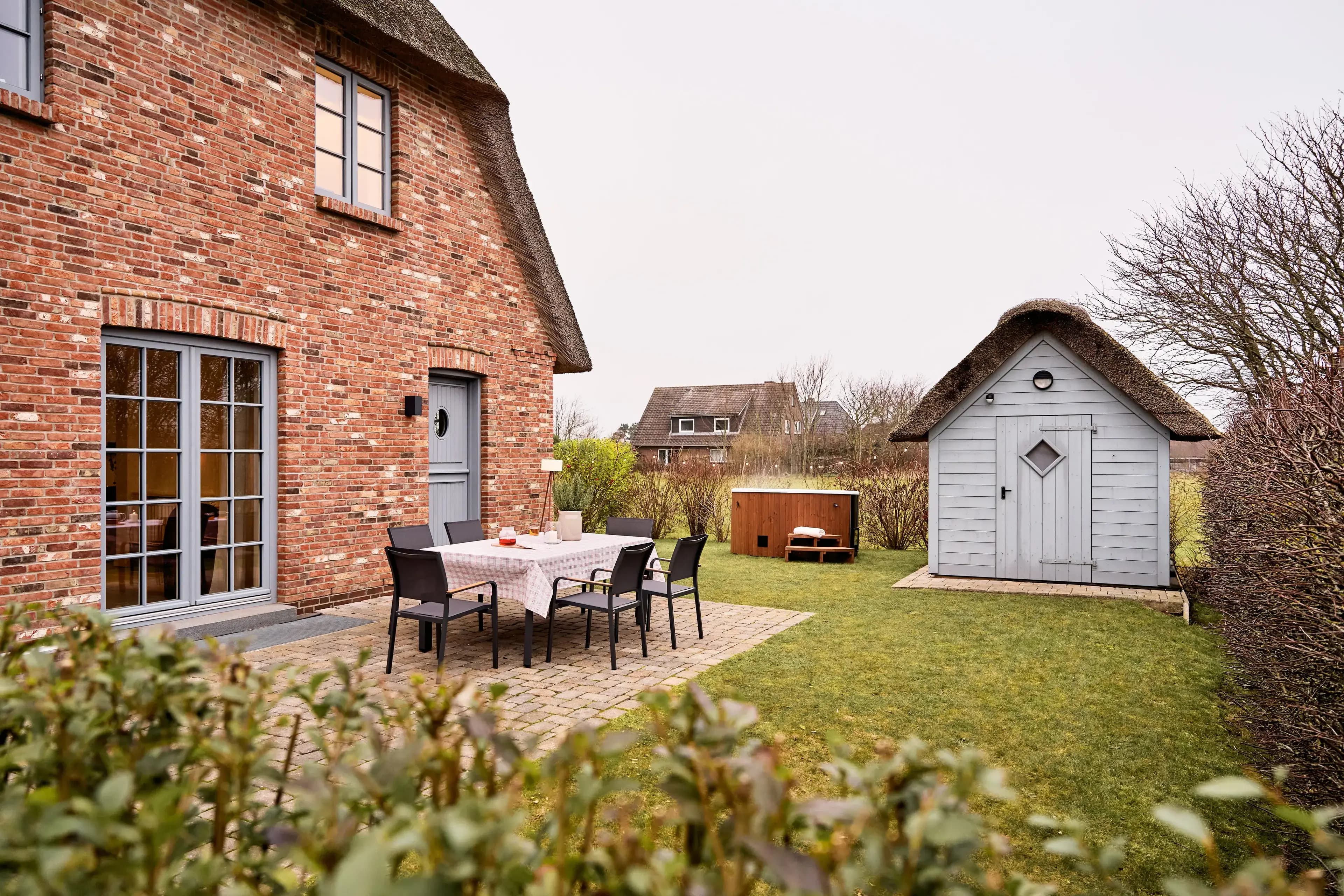 dhr-traumhaus-auf-foehr-terrasse-komprimiert
